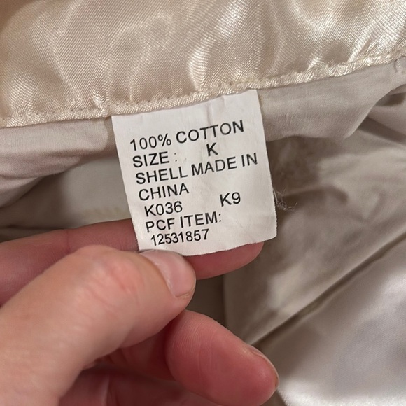 Pacific Coast Feather Co. King size Down Comforter - Picture 4 of 9